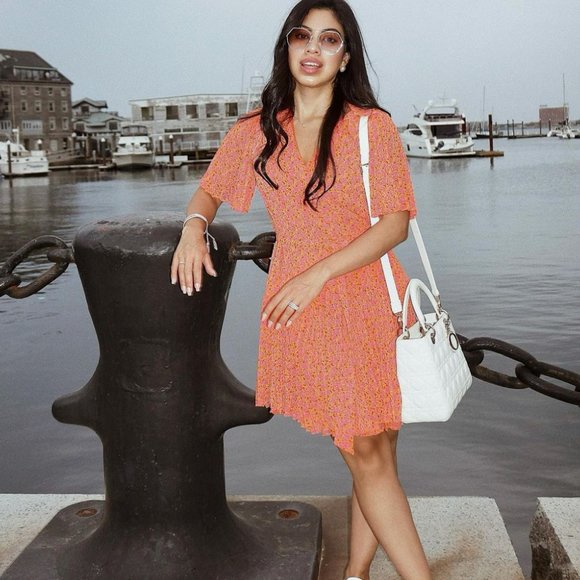 LAST DAY - ALEXIS x TARGET Floral Flutter Dress - Picture 4 of 5